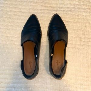 Universal Thread Black Flats, size 9 1/2